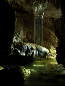 Разнообразные Пещеры комплекса Вайтомо